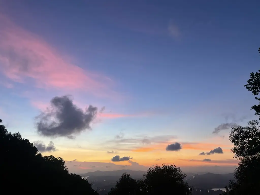 塘朗山山顶日落